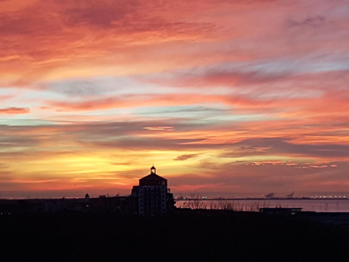 Penthouse Windkracht 10 Aan Het Strand Van Cadzand Kültér fotó